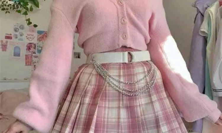 Inspirasi outfit dengan palet warna lembut