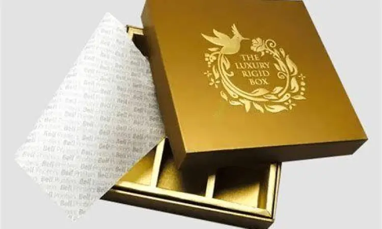 Kemasan produk mewah dengan detail golden print