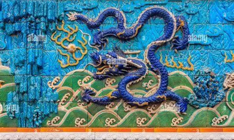 Detail ukiran naga di Kota Terlarang Beijing