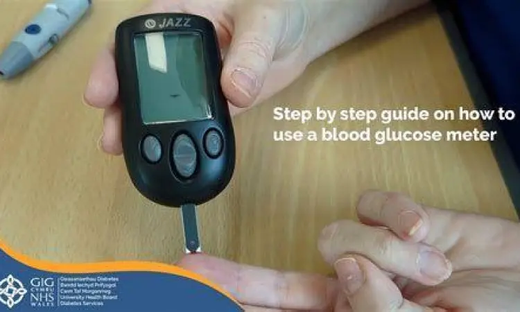 Penggunaan alat glukometer untuk monitoring harian