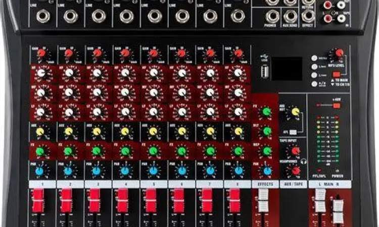 Konsol mixing audio profesional di studio rekaman
